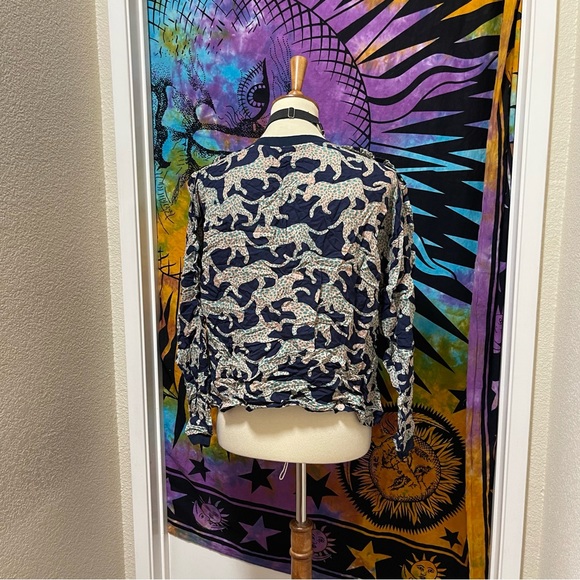 🌈 Lovely modern colorful art top - Picture 5 of 11